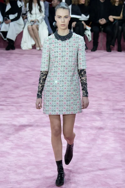Look 27